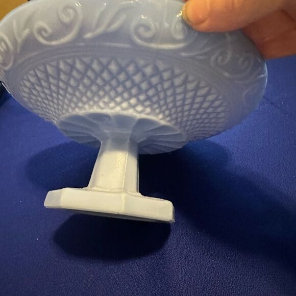 Antique 1920’s Pressed Delphite Azurite Pedestal Dish. UV lightchange to Purple! - Picture 6 of 9